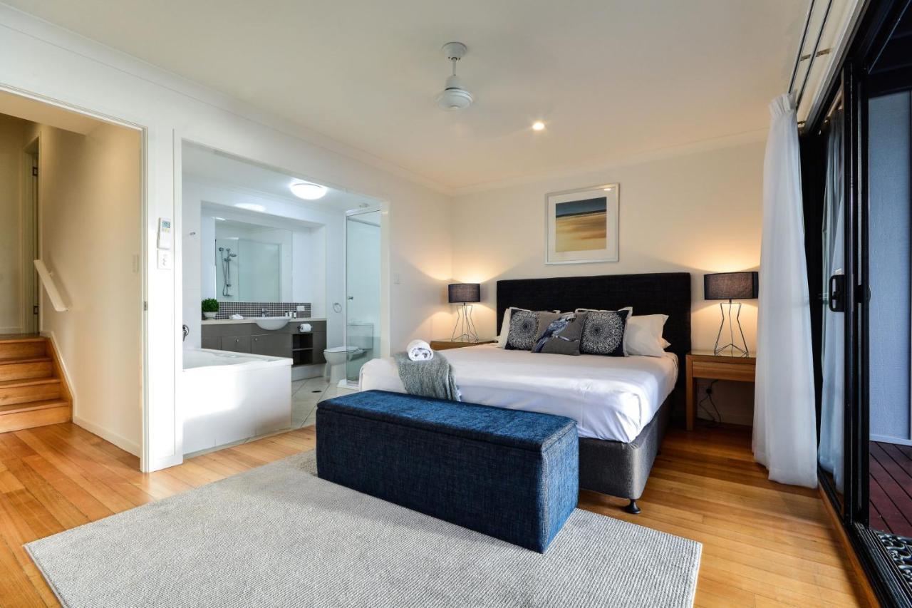 Shorelines 31 Renovated Upmarket Two Bedroom Apartment With Ocean Views And Buggy Hamilton Island Exterior photo