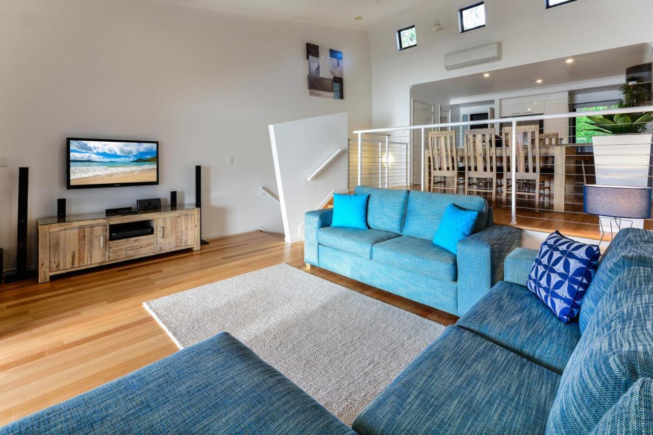 Shorelines 31 Renovated Upmarket Two Bedroom Apartment With Ocean Views And Buggy Hamilton Island Exterior photo